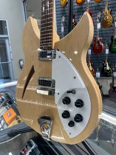 Rickenbacker - 330 MG 2
